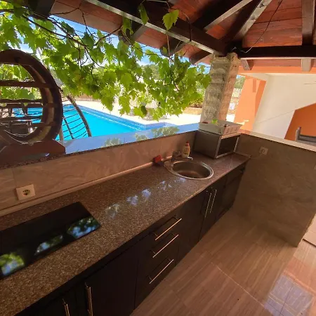 Cerim Nyaraló Trogir